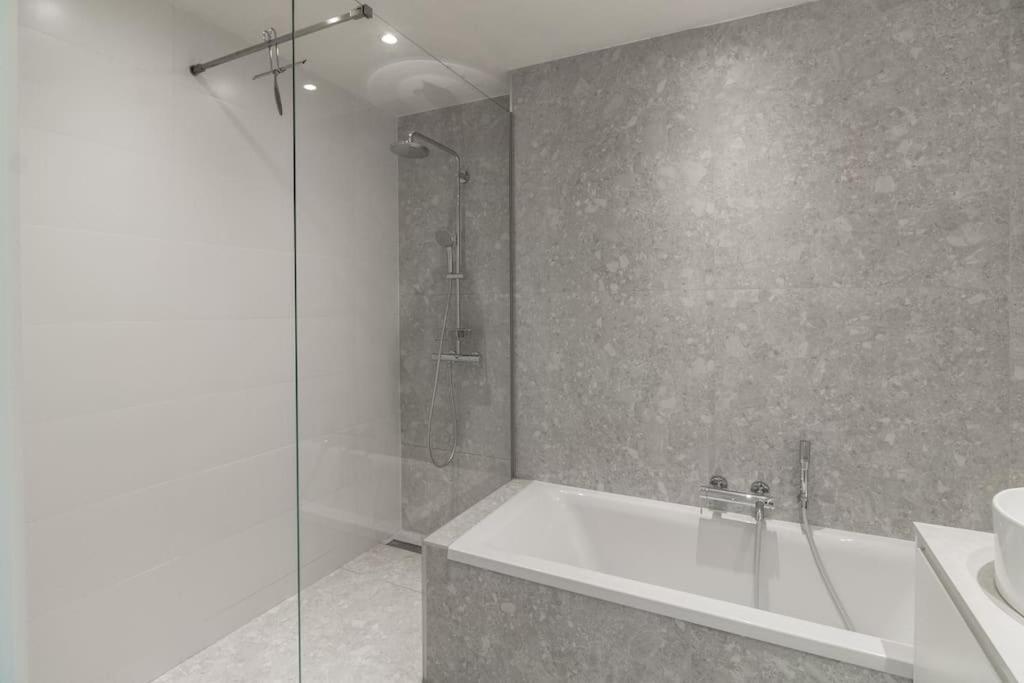 Classy Flat With Awesome View And Great Location! Amberes